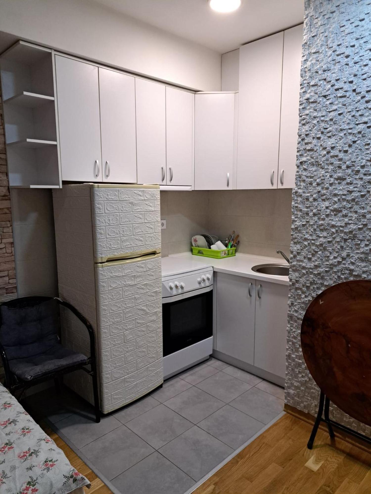 Wonderful Studio Apartment In Skopje Center Exterior photo