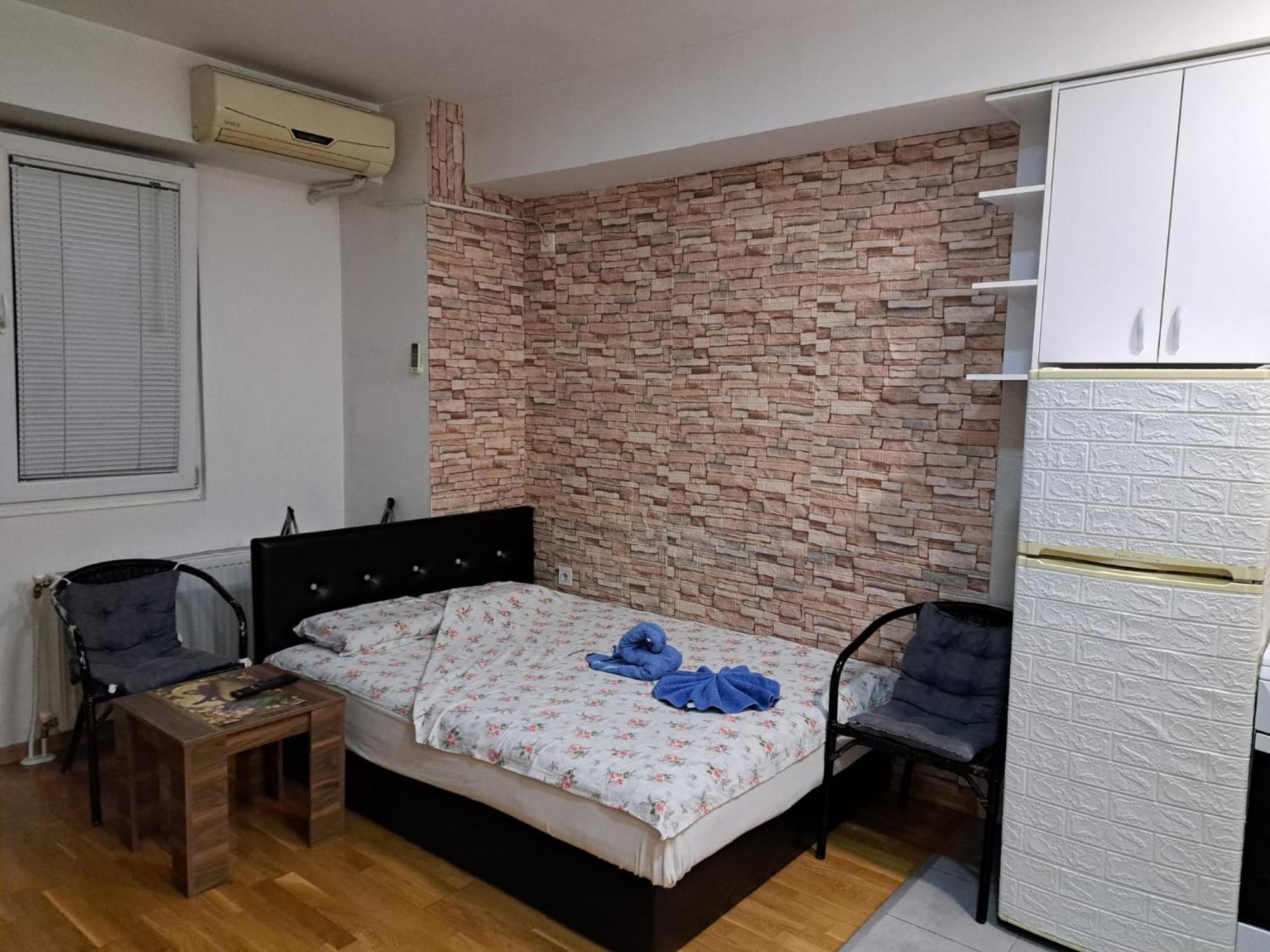 Wonderful Studio Apartment In Skopje Center Exterior photo